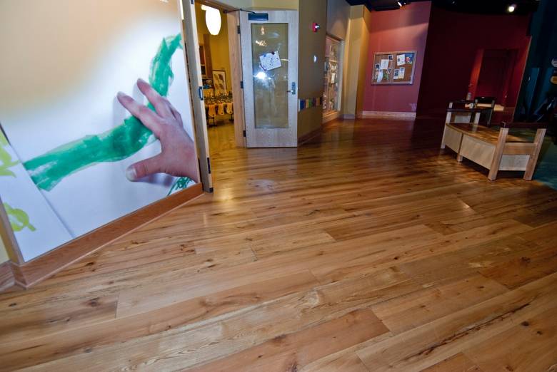 Trailblazer Mixed Hardwood Smooth Flooring / Field Museum