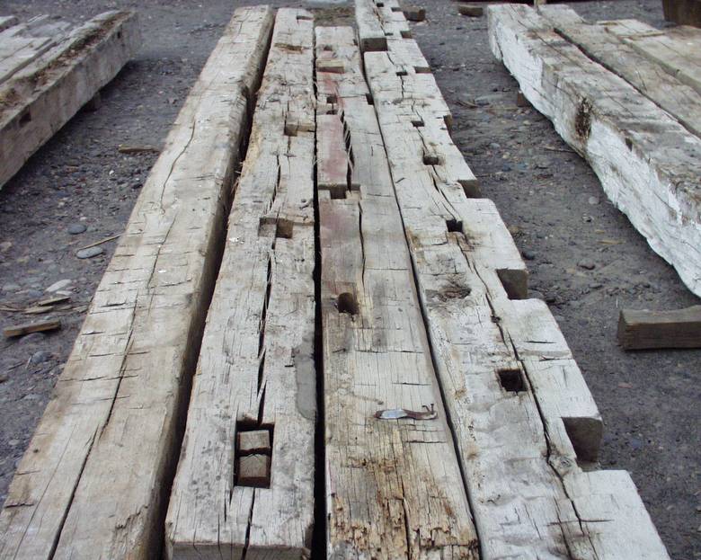 Hand Hewn Timbers / Notches and pockets