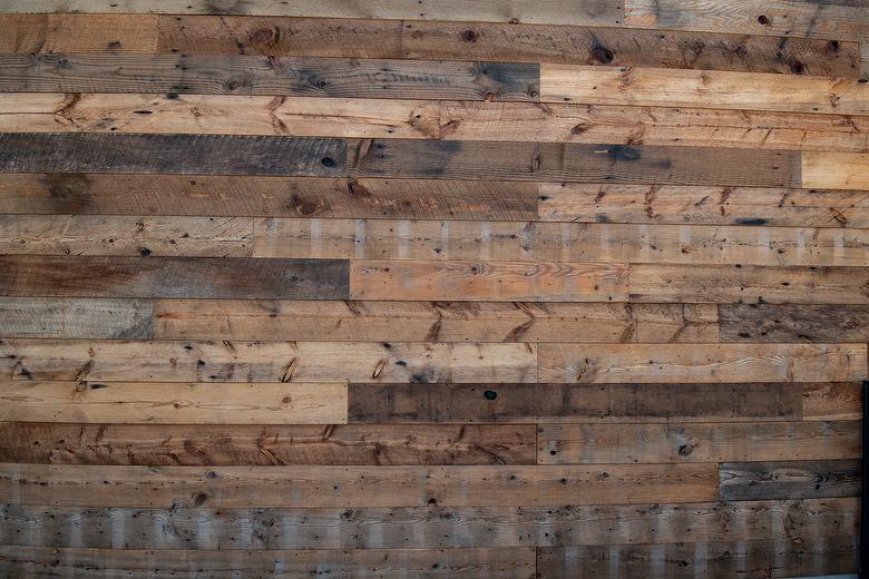WeatheredBlend Brown Barnwood Siding (Mix of Antique Brown and Harbor Fir)