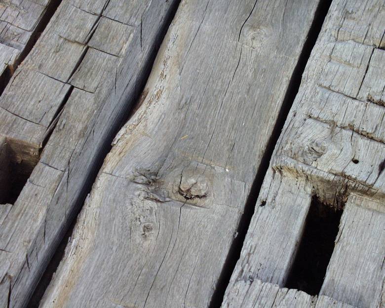 Hand Hewn oak timbers / 7x7x9-11 & 8x8x9-11 sizes