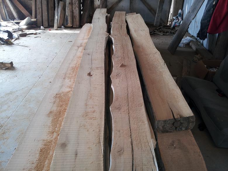 Hardwood sleeper middles for table top material