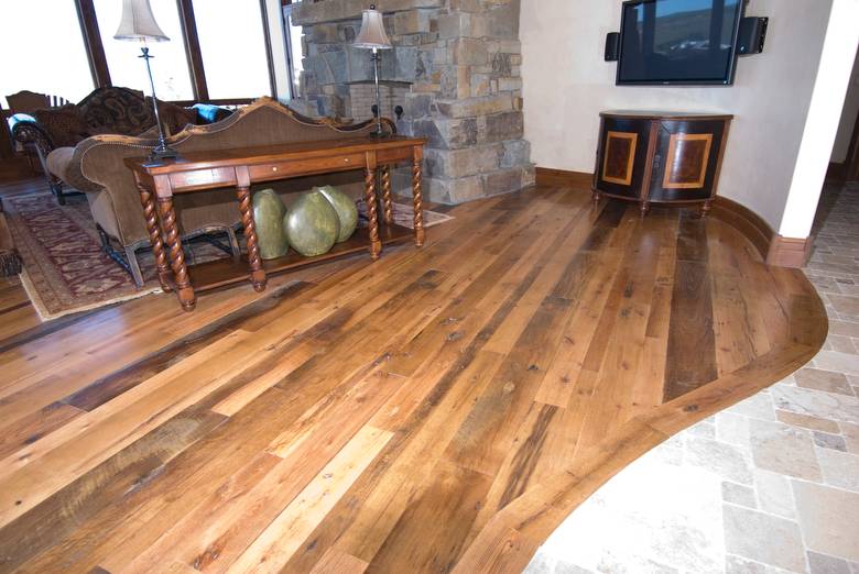 Skip-Planed Oak Floor / 30% Skip, 70% Smooth