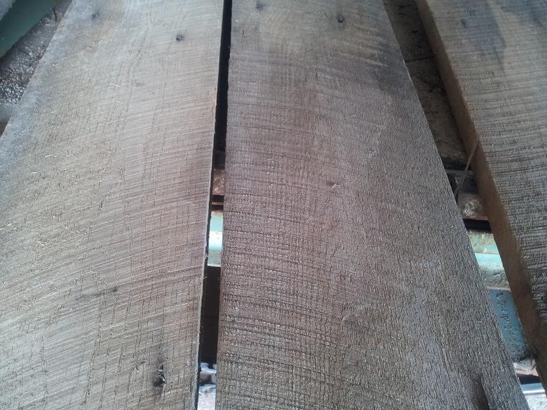 2 x 10 x 16' Brown Circle-Sawn Texture Oak