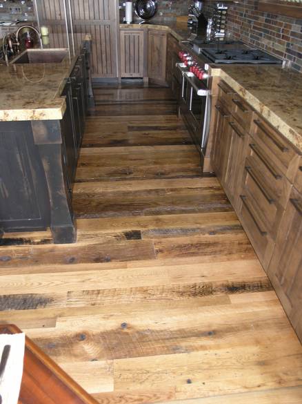 Park City Skip-Planed Oak Floor / Skip-Planed Antique Oak flooring - Kitchen