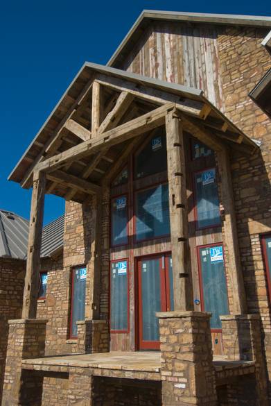 Hand-Hewn Timbers/Trusses and Barnwood Siding / Hand-Hewn Timbers/Trusses and Exterior Barnwood Siding
