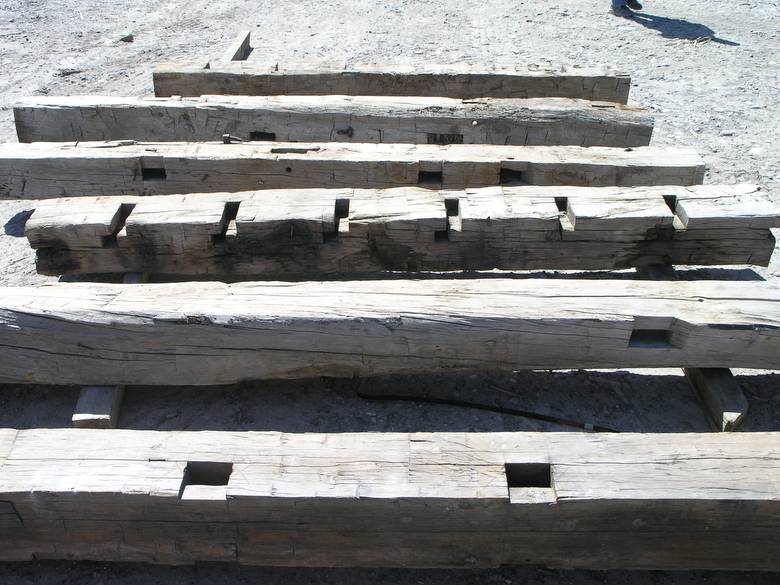 Walnut Hand Hewn Timbers / Walnut Hand-Hewn Timbers