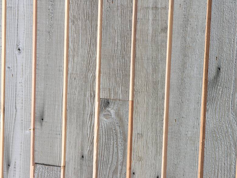 Coverboard Shiplap Siding with 5/8" Reveal / Thickness is approximately 1/2", Width is 4 3/4", Length is random