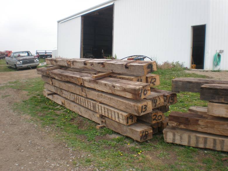 Bellevue, Ohio Bank Barn Upright Posts / 8x12 - 9x13 Posts (18-19' long)