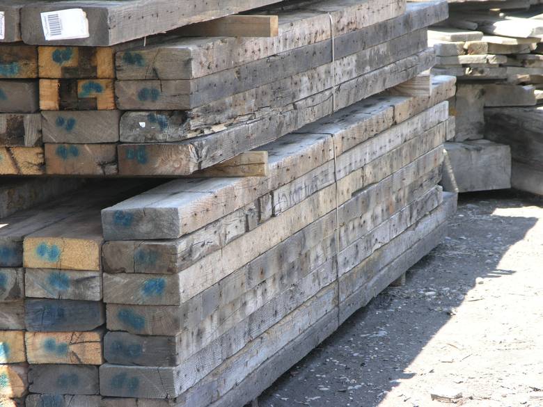 4 x 10 short weathered timbers #2 grade / Weathered Timbers (#2 Grade)