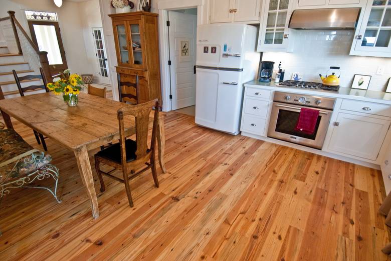 Spiegel's Southern Yellow Pine Flooring / 4 3/4