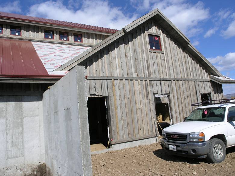 Coverboard Siding / Coverboard - Board and Batten siding