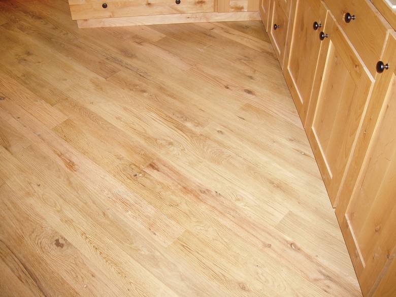 Antique White Oak Smooth T&G 4.5" Floor / Antique White Oak  Smooth 4.5" T&G Floor Water Based Finish