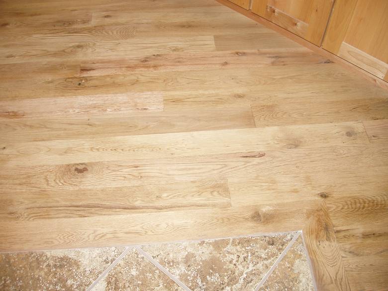 Antique White Oak Smooth T&G 4.5" Floor / Antique White Oak  Smooth 4.5" T&G Floor Water Based Finish