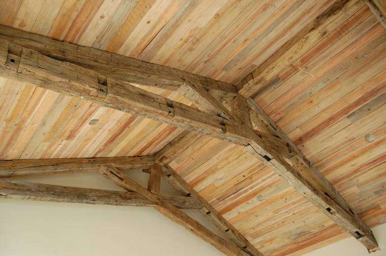 Hand Hewn Oak Trusses and TWII Resawn Slab Ceiling