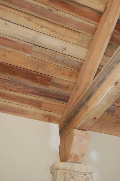 TWII Timber Trusses and TWII Resawn Slab Ceiling