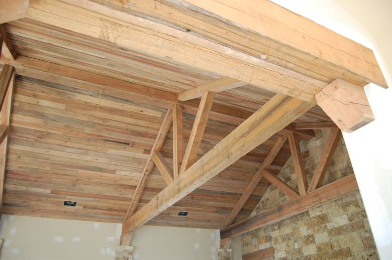 TWII Timber Trusses and TWII Resawn Slab Ceiling