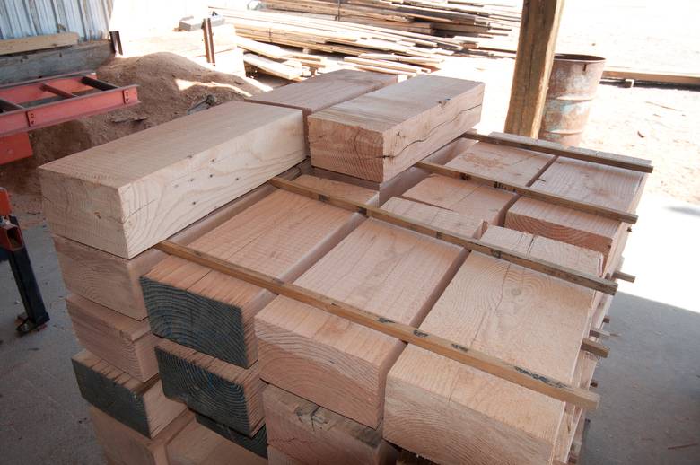 5 1/2 x 9 1/2 x 21' DF Band-Sawn Timber Blocks