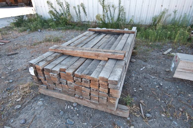 2 x 4 x 5-7' Gray Barnwood