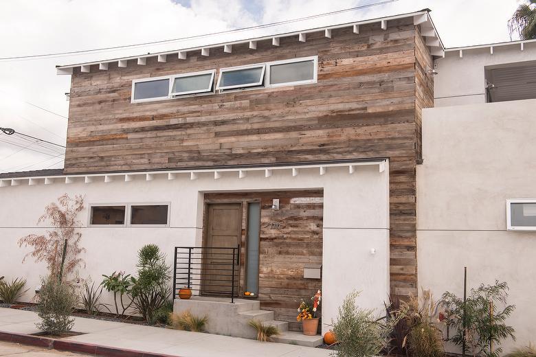 Antique Gray/Brown Smooth Barnwood