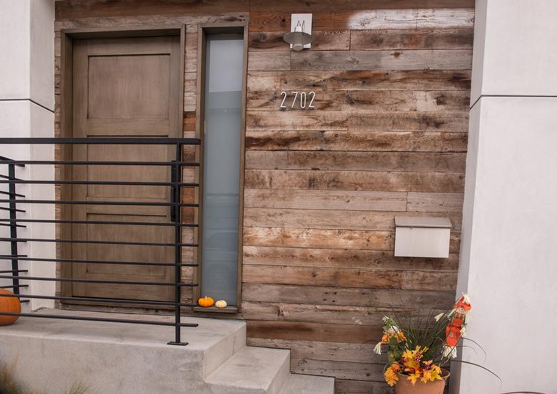 Antique Gray/Brown Smooth Barnwood