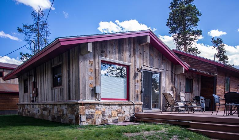 WeatheredBlend Board to Board Siding