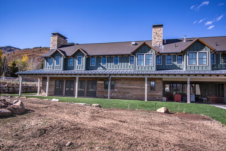 Antique Hand-Hewn siding with WeatheredBlend Timber trim