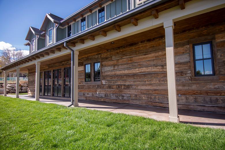 Antique Hand-Hewn siding with WeatheredBlend Timber trim