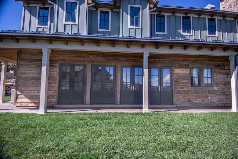 Antique Hand-Hewn siding with WeatheredBlend Timber trim