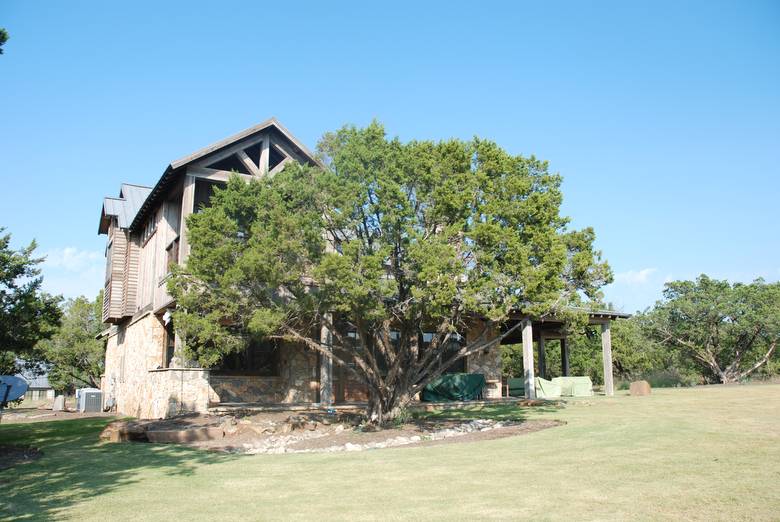 Texas Residence with Coverboard, Timbers and Skins