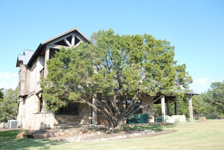 Texas Residence with Coverboard, Timbers and Skins