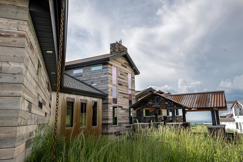 WeatheredBlend Siding (30% Antique Redwood Barnwood and 70% NatureAged)