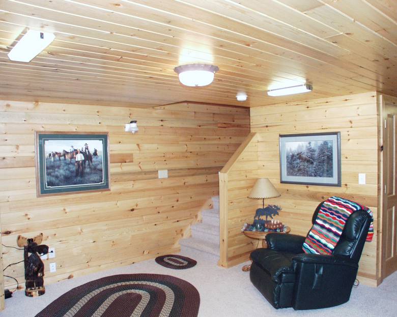 White Pine Lumber / White/Red Pine Paneling