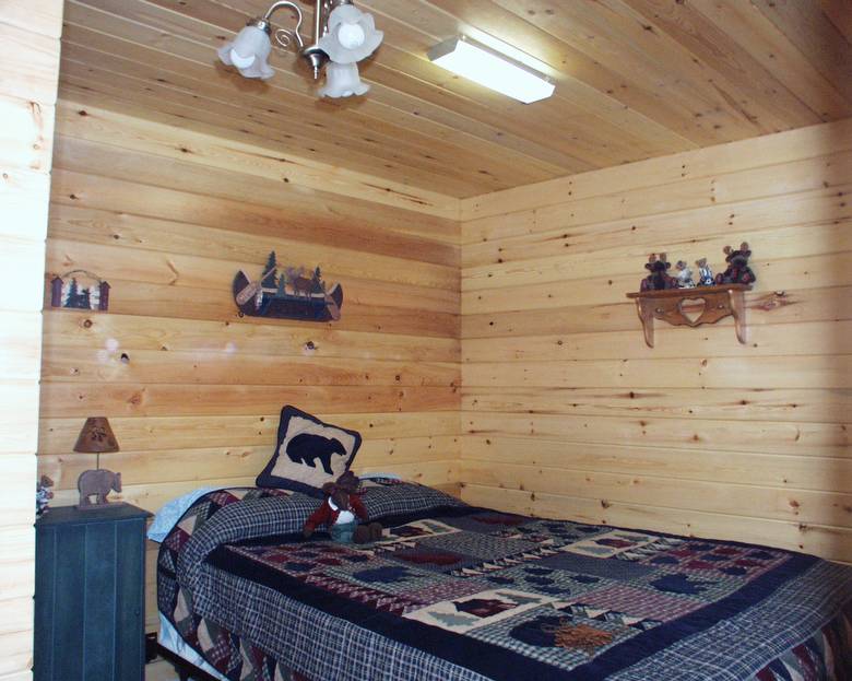 White Pine Lumber / White/Red Pine Paneling