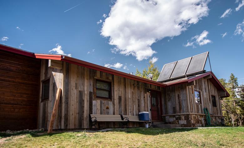 WeatheredBlend Board-to-Board Siding