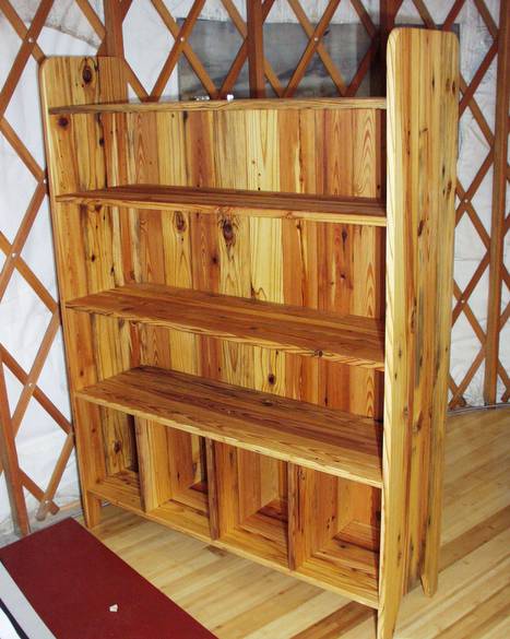 Southern Yellow Pine Bookcase / Southern Yellow Pine Bookcase