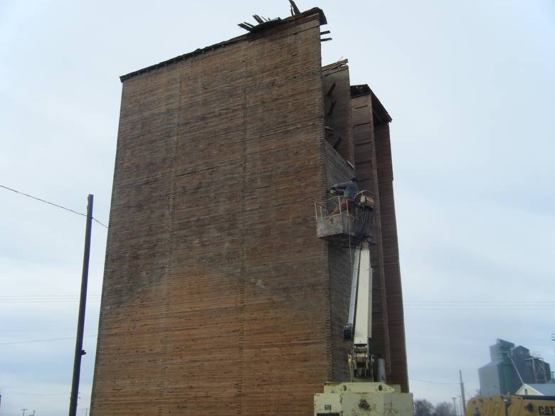 Grain Elevator Deconstruction