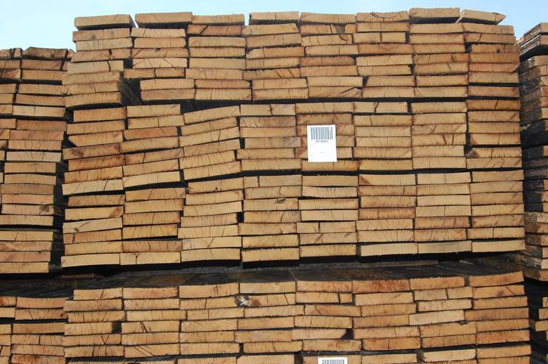 Oak Fencing ready to be loaded in shipping containers