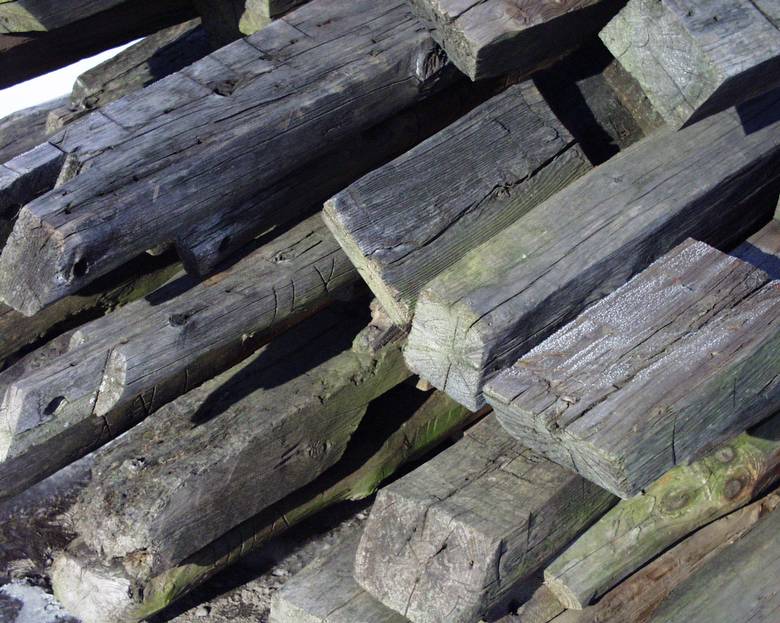 Hand Hewn Timbers / 3-5