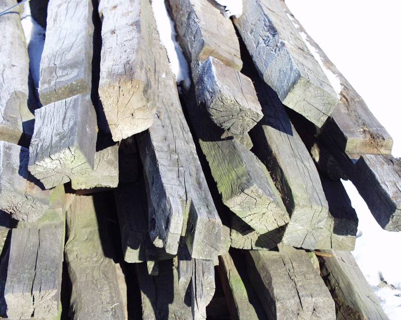 Hand Hewn Timbers / 3-5