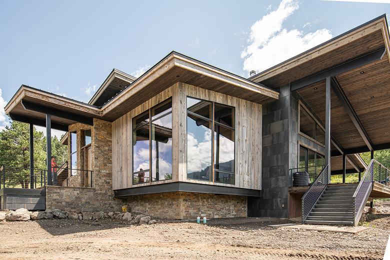 WeatheredBlend Gray Barnwood (Horizontal Shiplap and Vertical Board to Board Siding)