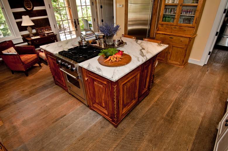 Wide Plank Oak Floor (9-11 1/4 widths)