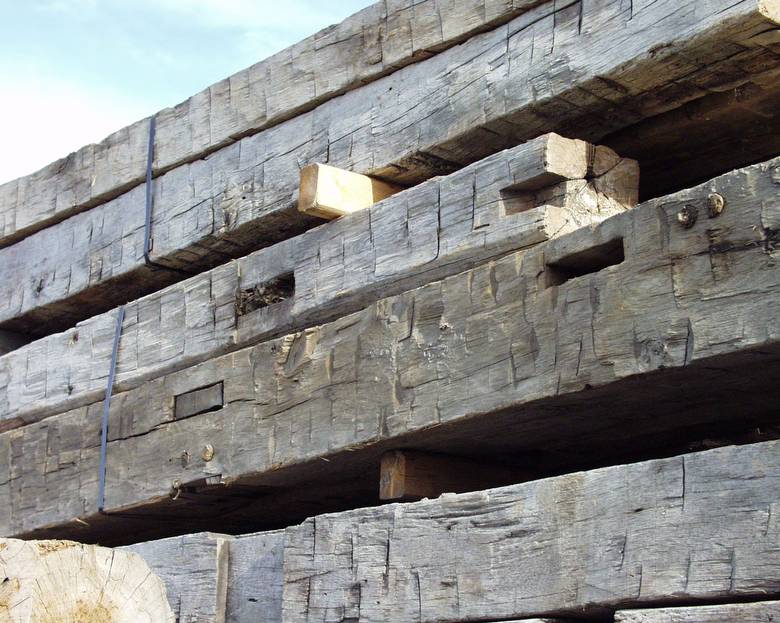 Hand Hewn oak timbers / 7x7x9-11 & 8x8x9-11 sizes