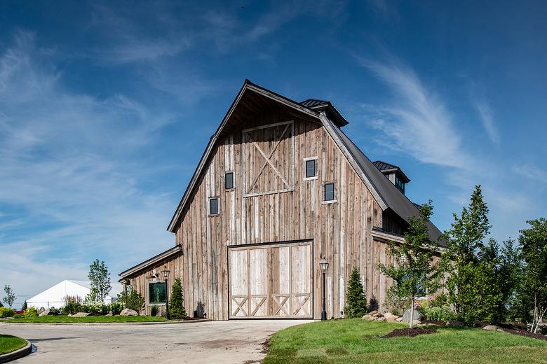 WeatheredBlend Brown Board-on-Board Siding (Mix of Antique Brown Barnwood and Harbor Fir)