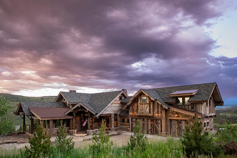 WeatheredBlend Mixed Gray/Brown Lumber and Hand-Hewn Skins