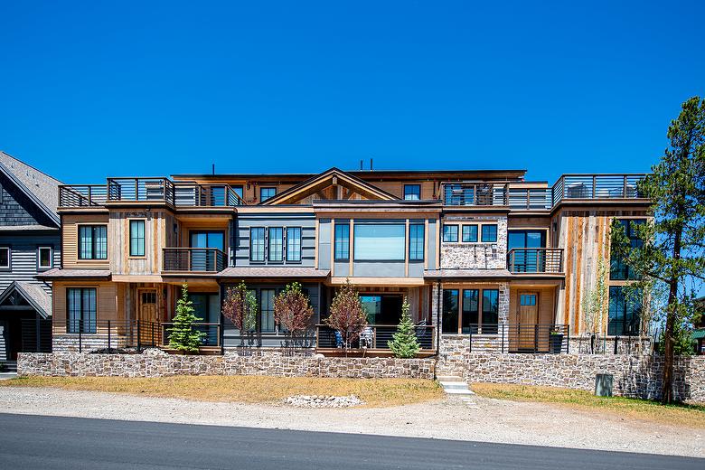 WeatheredBlend Mixed Brown/Gray Board-to-Board Siding