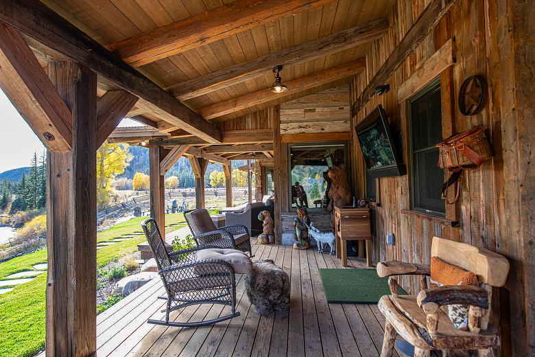 WeatheredBlend Timbers and Antique Brown Barnwood Lumber