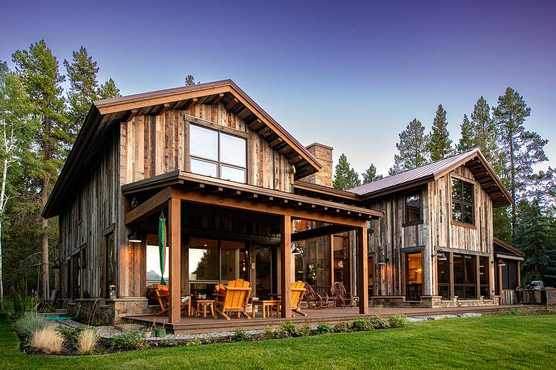 Weathered Picklewood Shiplap Siding and Antique Gray Barnwood Window Trim