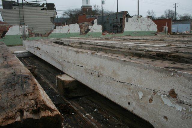 8x13x25' Antique Pine Timbers