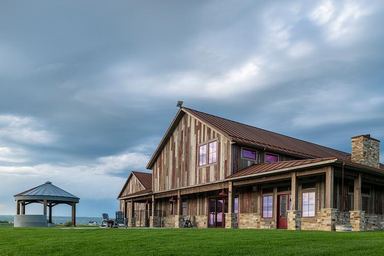WeatheredBlend Gray Shiplap Siding (Antique and NatureAged Mix with Gray+ and Painted Red Material)