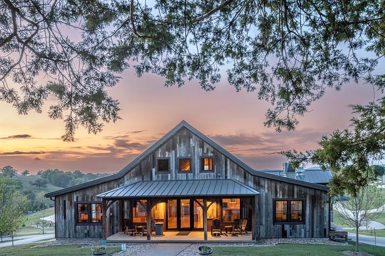 WeatheredBlend Gray Shiplap Siding